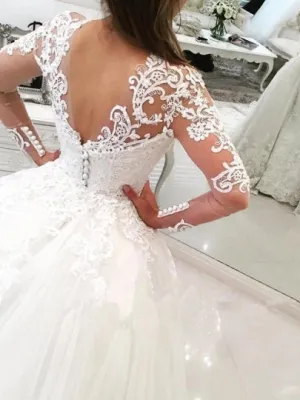 Appliques Watteau Train Wedding Dress