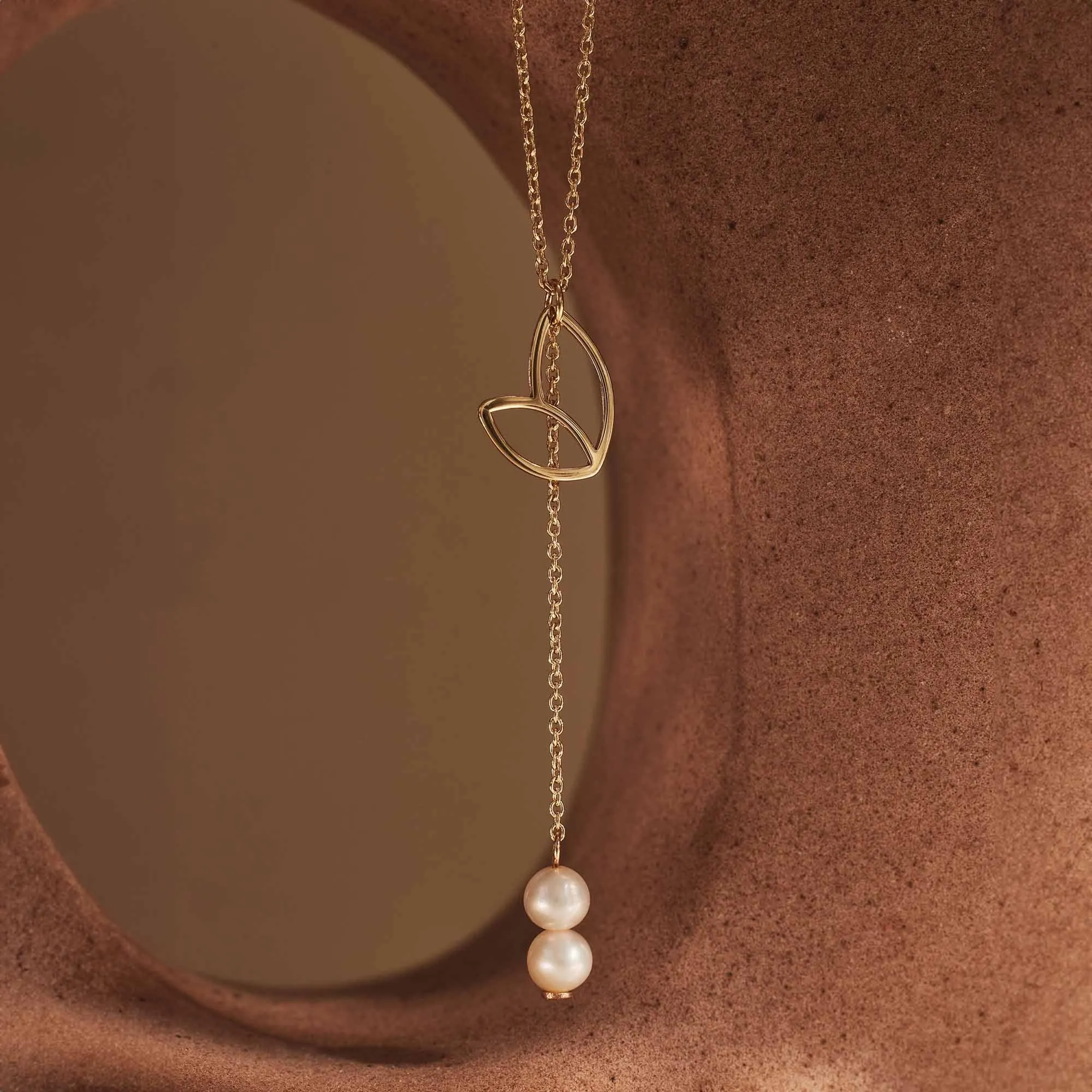 Belleville Noémi 14 karat gold necklace with freshwater pearls