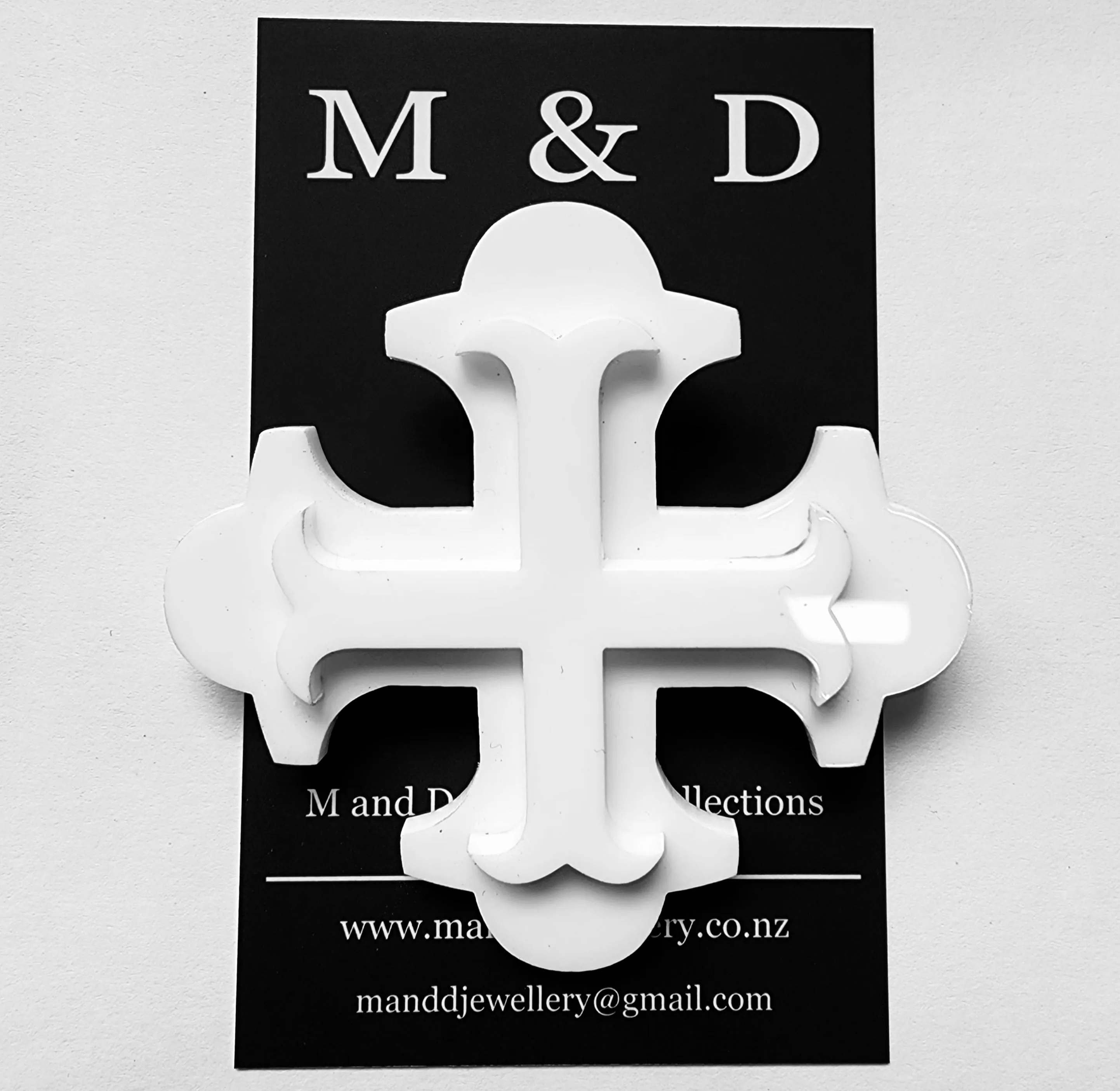 Brooch Cross Botonee Medium Size