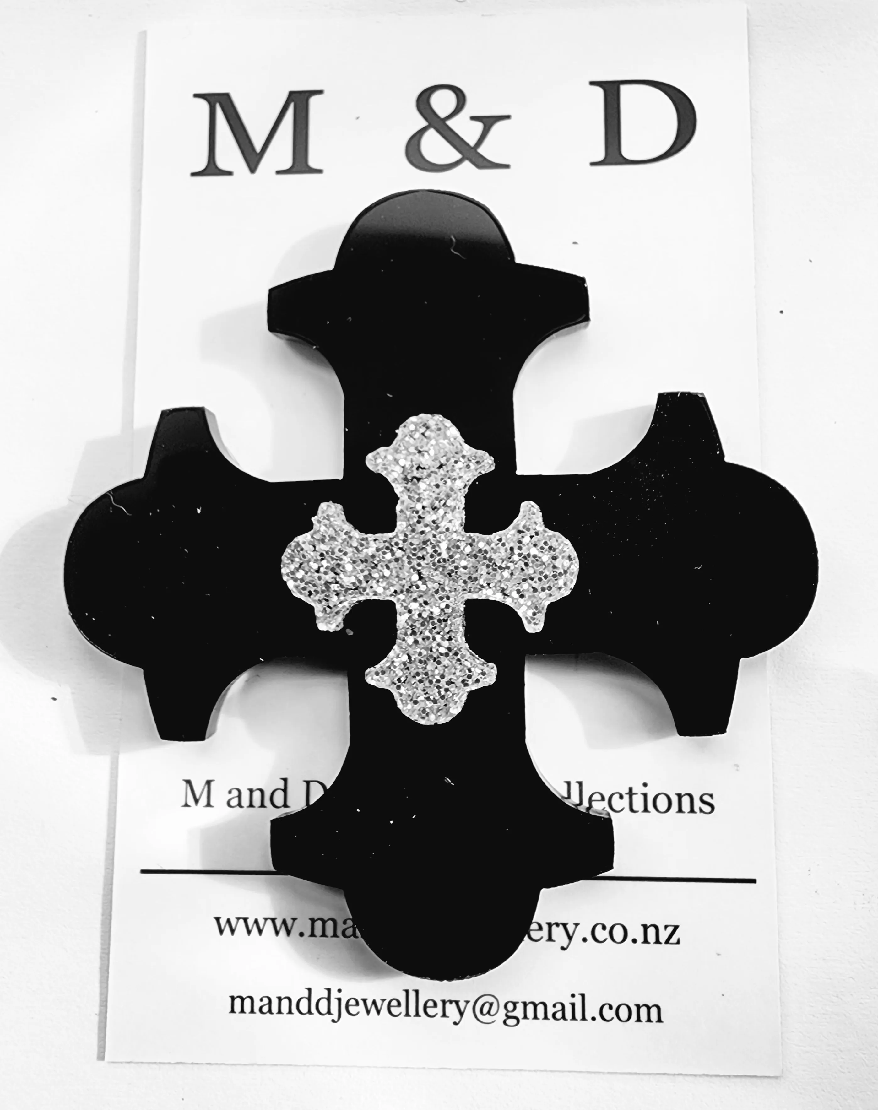 Brooch Cross Botonee Medium Size