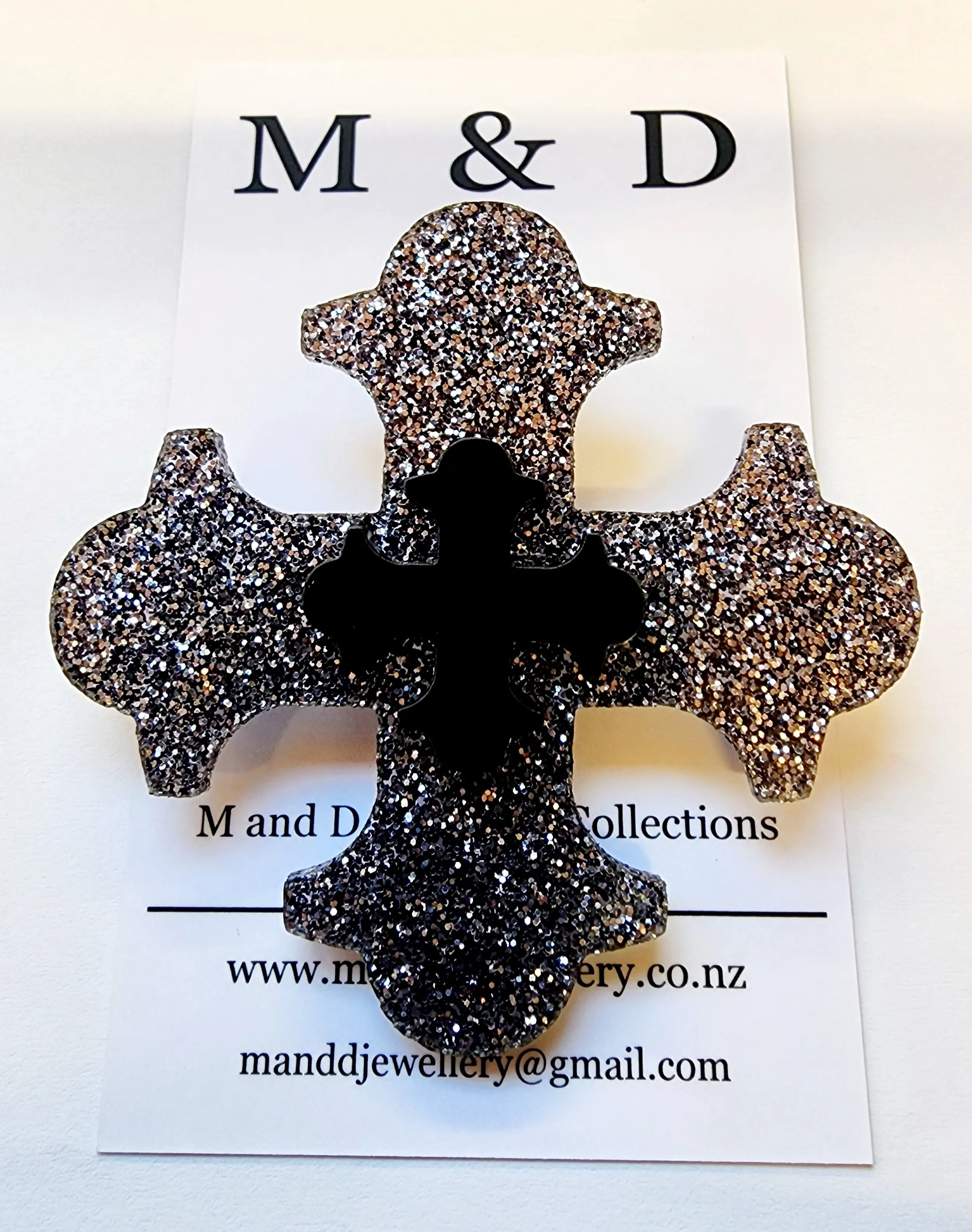 Brooch Cross Botonee Medium Size