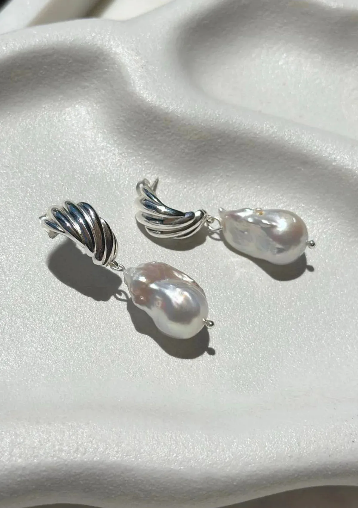 Lola Knight - Aqua - Vintage Inspired Pearl Drop Bridal Earrings - Silver