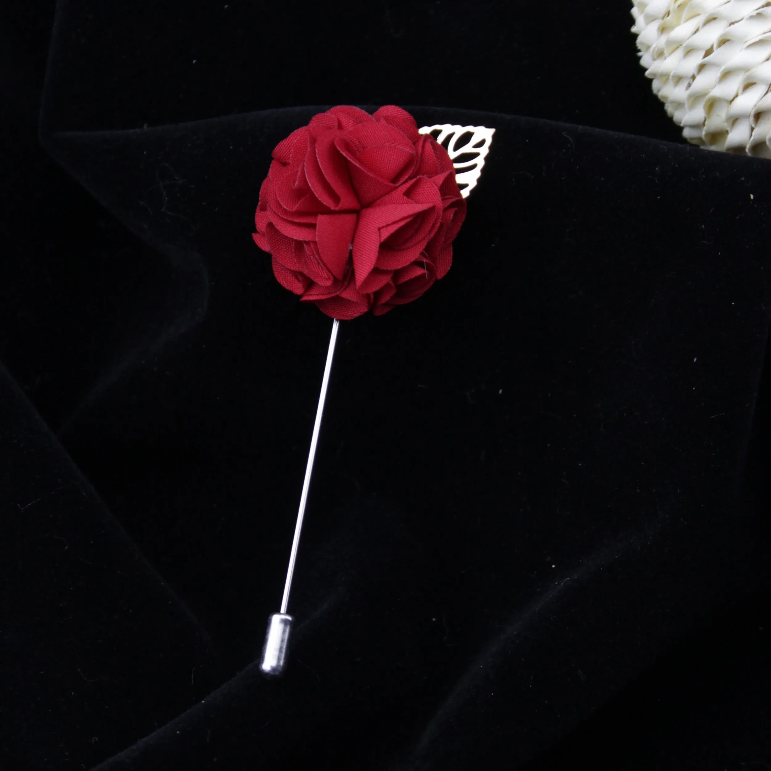 Peluche A Sombre Retreat Red Brooch