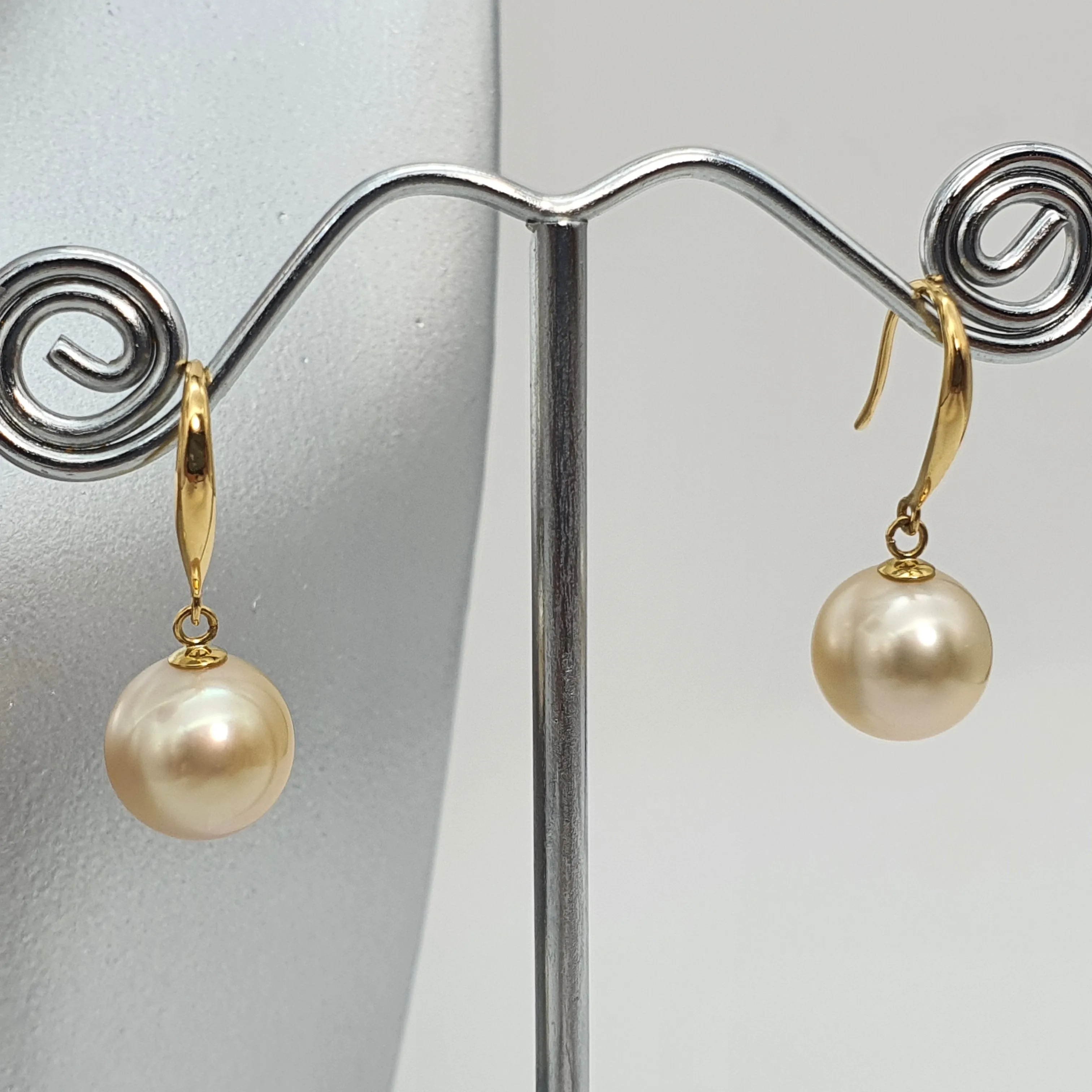 South Sea Cultured Pearl jewellery Set, 18k Yellow Gold